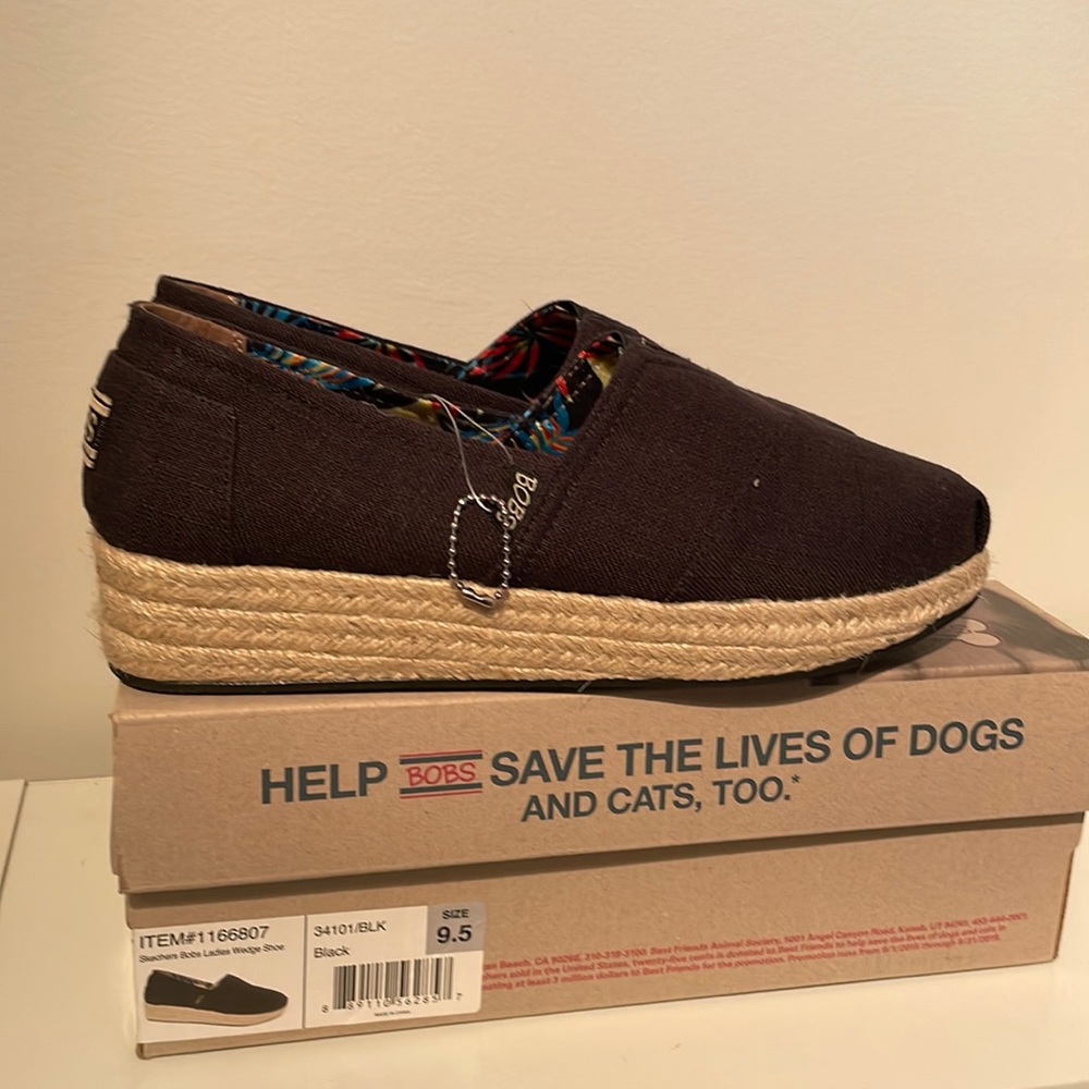 New Sketchers Bob ladies wedge size 9.5